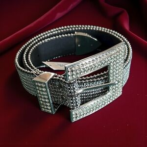 MW. Rhinestone Belt. NWT. Large. $22.